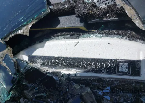 2018 Toyota Highlander Le Plus from USA, damaged, VIN 5TDZZRFH4JS288022